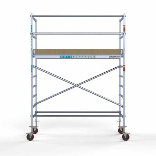 <p>Esta torre de andamio con plataforma ligera de carbono tiene un ancho de 90 cm, un largo de 250 cm y una altura de trabajo de 4,2 m. El andamio fácil de usar, hecho de aluminio de alta calidad, se puede montar o desmontar en cinco minutos. El and <p>Esta torre de andamio con plataforma ligera de carbono tiene un ancho de 90 cm, un largo de 250 cm y una altura de trabajo de 4,2 m. El andamio fácil de usar, hecho de aluminio de alta calidad, se puede montar o desmontar en cinco minutos. El and